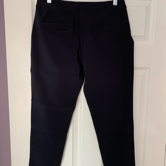 Lululemon joggers brand new, never worn - Picture 3 of 4